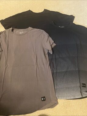 Under Armour Men’s Black and Dark Gray Short Sleeve Crew T-Shirts - 3 Pack